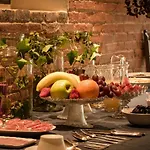 Corte Finzi Bed & Breakfast